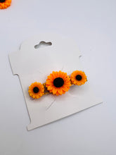 Load image into Gallery viewer, Sunflower Clip
