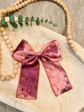 Load image into Gallery viewer, Soft Pink velvet bow
