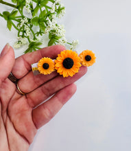 Load image into Gallery viewer, Sunflower clip
