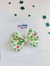 Load image into Gallery viewer, Pink and Green Shamrock Bow
