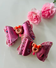 Load image into Gallery viewer, Minnie Mouse Donut Bow
