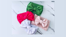 Load image into Gallery viewer, Girls headbands, baby girl bows, girl headbands, newborns headbands, newborns bows
