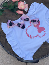 Load image into Gallery viewer, Minnie Mouse  top and bow set,Minnie mouse shirt, Minnie Mouse  bow, girls Minnie bow, girls Minnie shirt, Minnie hair bow and girls shirt
