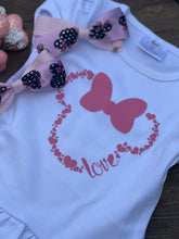 Load image into Gallery viewer, Minnie Mouse  top and bow set,Minnie mouse shirt, Minnie Mouse  bow, girls Minnie bow, girls Minnie shirt, Minnie hair bow and girls shirt
