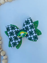 Load image into Gallery viewer, St Patricks day bow
