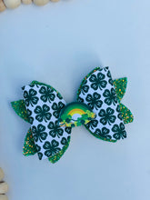 Load image into Gallery viewer, St Patricks day bow
