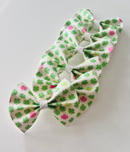 Load image into Gallery viewer, Pink and Green Shamrock Bow
