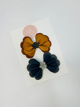 Load image into Gallery viewer, Flower hair clip set
