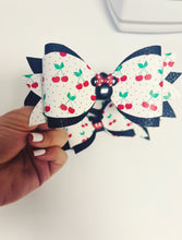 Load image into Gallery viewer, Minnie Mouse bow
