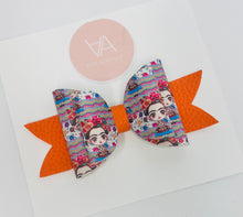 Load image into Gallery viewer, Frida hair bow
