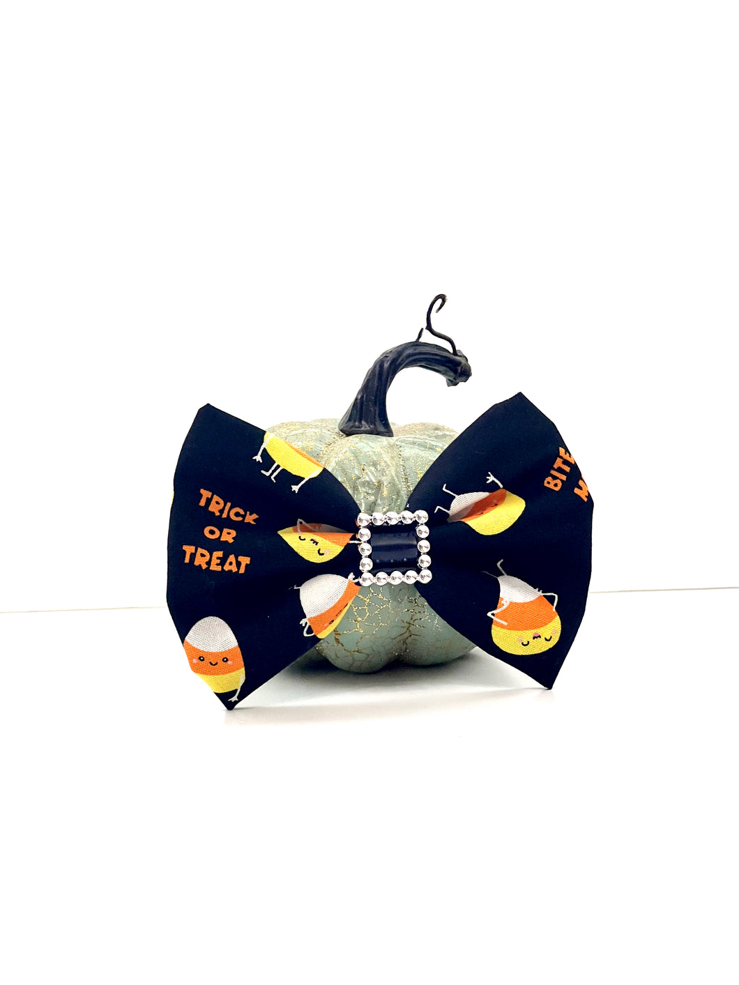 Trick or treat candy bow