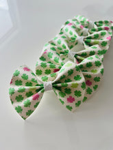 Load image into Gallery viewer, Pink and Green Shamrock Bow
