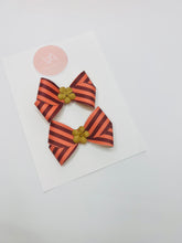 Load image into Gallery viewer, Orange stripe pigtails
