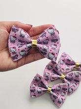 Load image into Gallery viewer, Hello kitty Bow 5”
