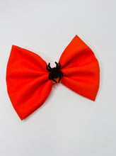 Load image into Gallery viewer, Orange Spider Bow
