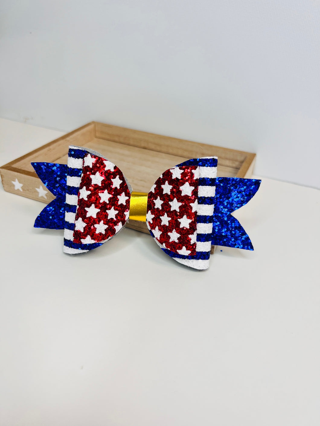 Flag bow