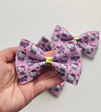 Load image into Gallery viewer, Hello kitty Bow 5”
