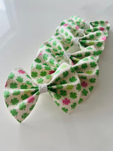 Load image into Gallery viewer, Pink and Green Shamrock Bow
