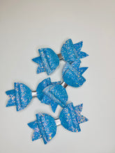 Load image into Gallery viewer, Blue glitter Bow
