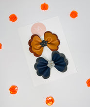 Load image into Gallery viewer, Flower hair clip set
